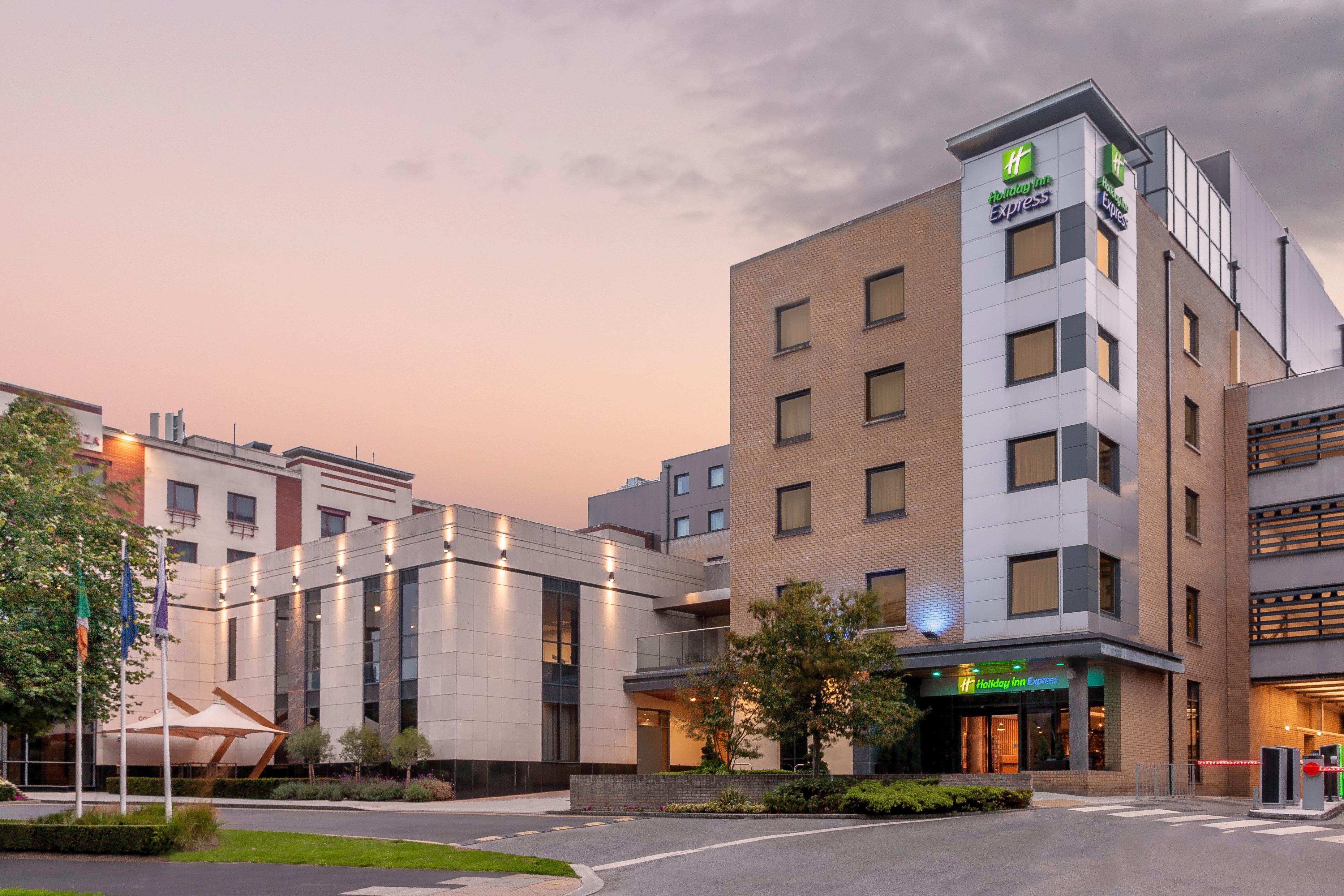 Holiday Inn Express Dublin-Airport By Ihg Santry Eksteriør billede