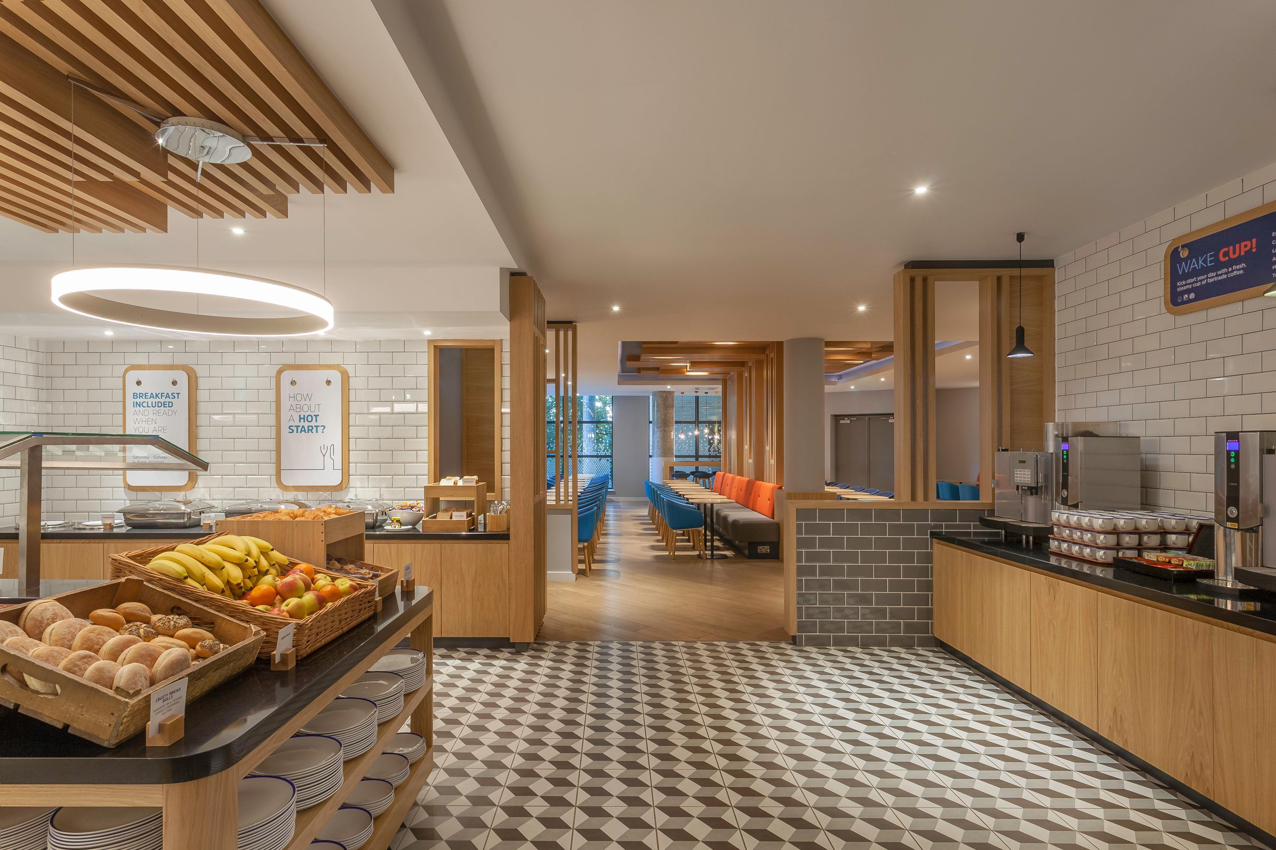 Holiday Inn Express Dublin-Airport By Ihg Santry Eksteriør billede