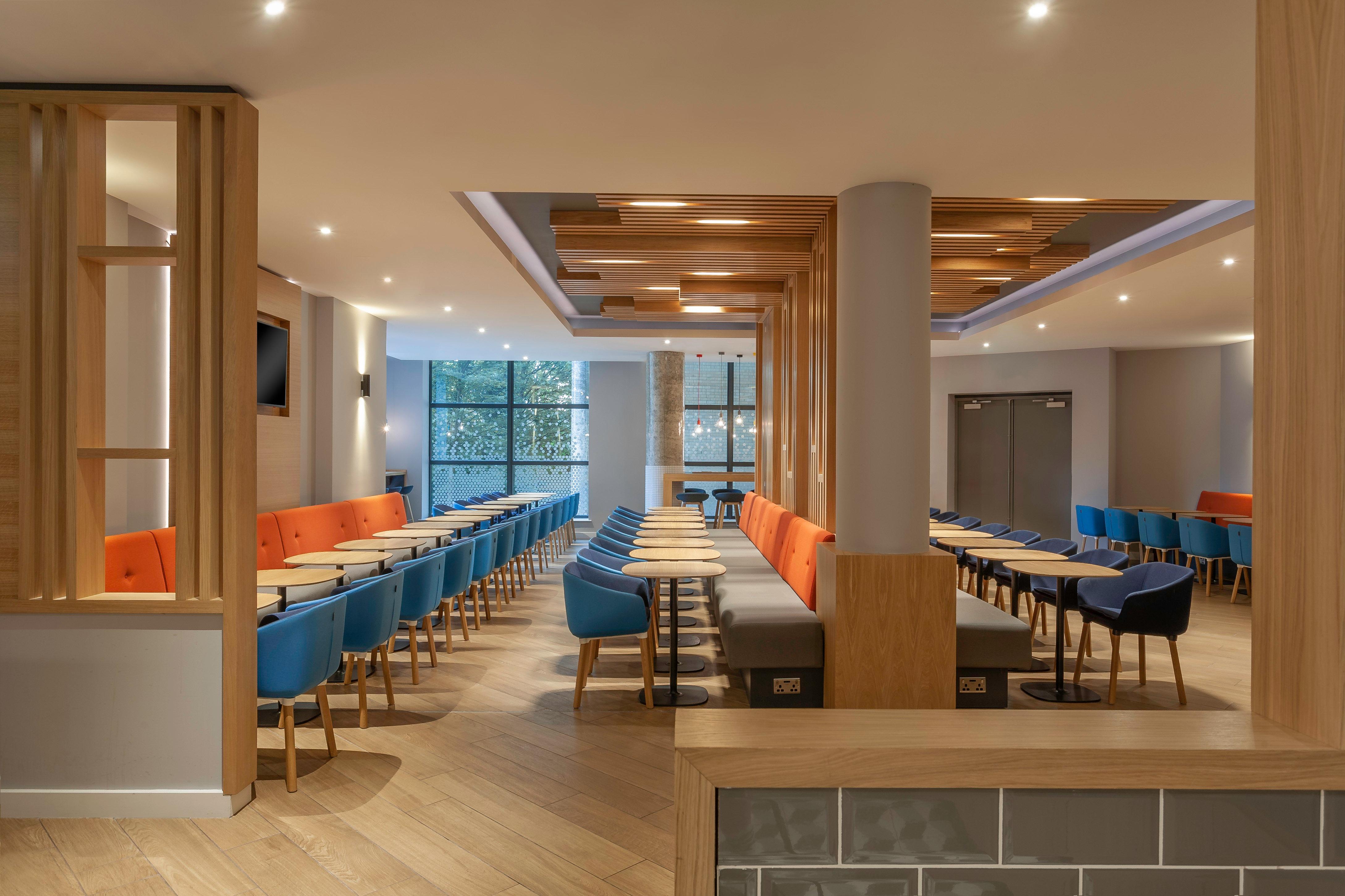 Holiday Inn Express Dublin-Airport By Ihg Santry Eksteriør billede