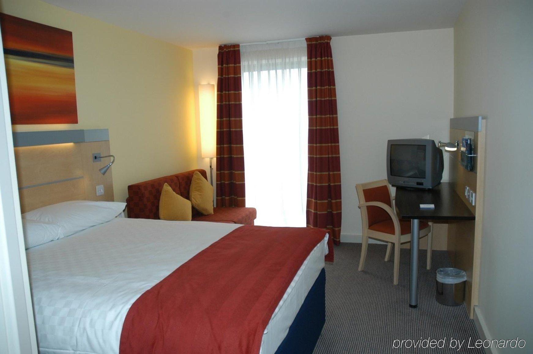 Holiday Inn Express Dublin-Airport By Ihg Santry Værelse billede